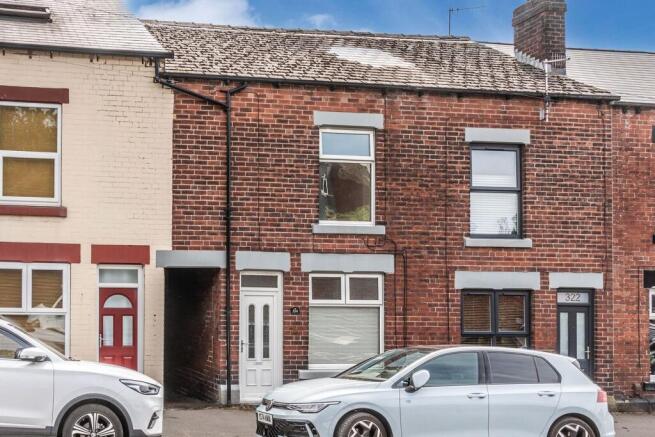 3 bed property, in Woodseats Road, £220,000