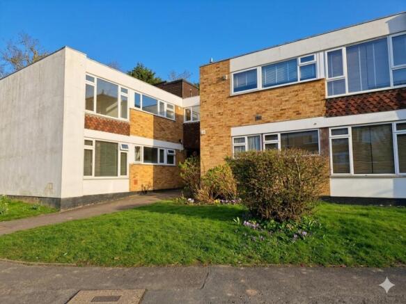 2 bed property, in Radford Way, £240,000