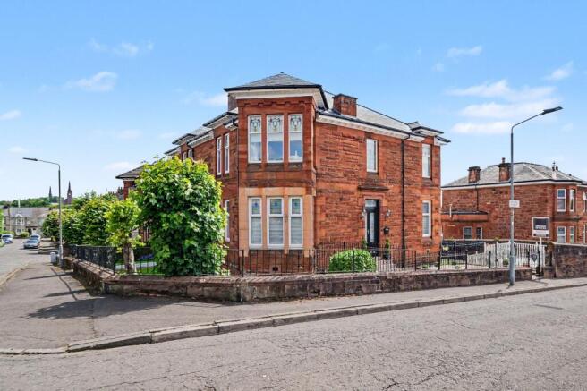 3 bed property, in Bowling Street, £295,000