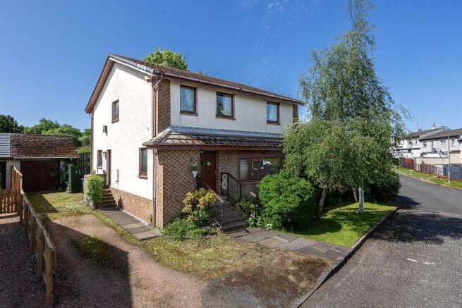 3 bed property, in Kaemuir Court, £300,000