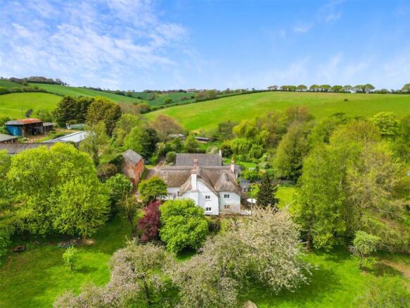 6 bed property, in Towsington Lane, £995,000