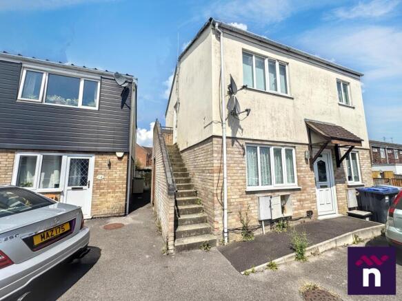 2 bed property, in Foreminster Court, £135,000
