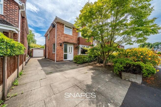 3 bed property, in Belmont Road, £425,000