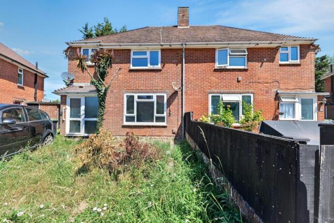 2 bed property, in Flat 28A Edward Road, £55,000