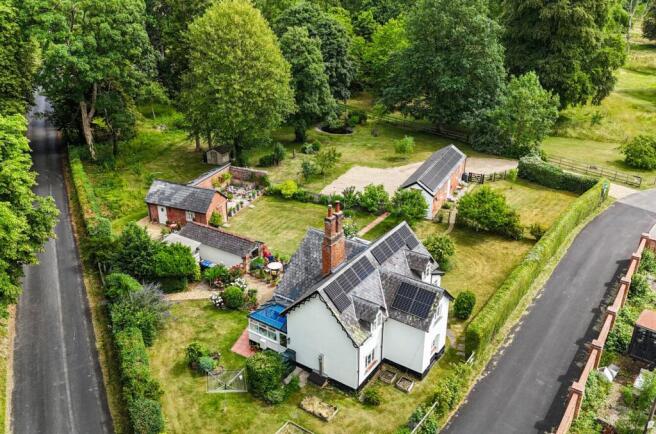 3 bed property, in Humber Lane, £975,000