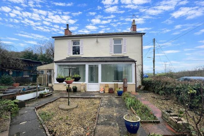 3 bed property, in Lower Ridge Walk, £325,000