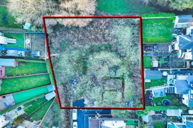 Land, in Glen Street, £80,000