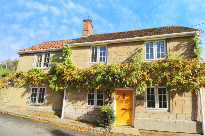 3 bed property, in Northbrook, £415,000