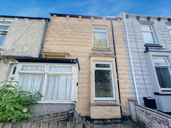 2 bed property, in Park Terrace, £20,000
