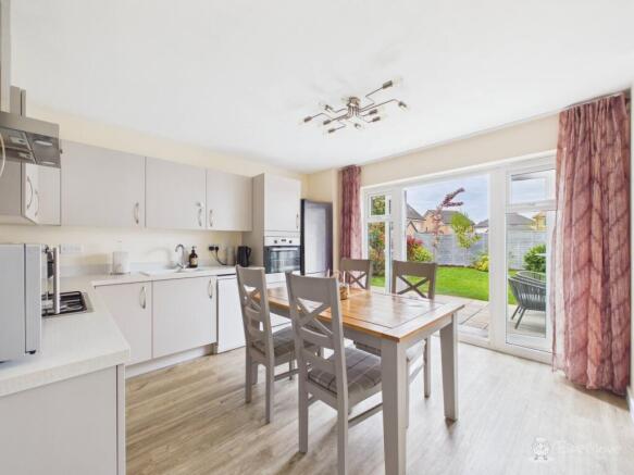 3 bed property, in Bluebell Road Isleham, £350,000
