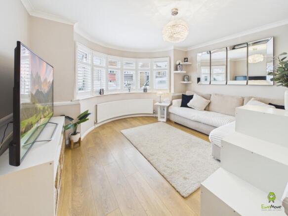 2 bed property, in Swanley Road, £425,000