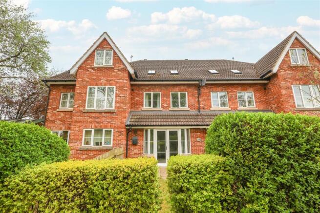 4 bed property, in Harrogate Road, £345,000
