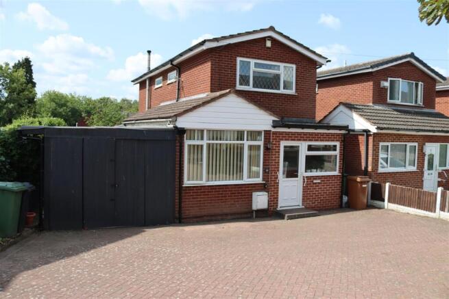 3 bed property, in Coppice Road, £235,000