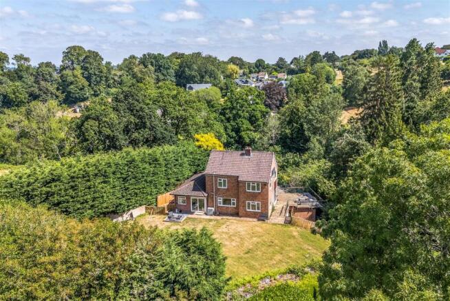 4 bed property, in Sandy Lane, £1,000,000