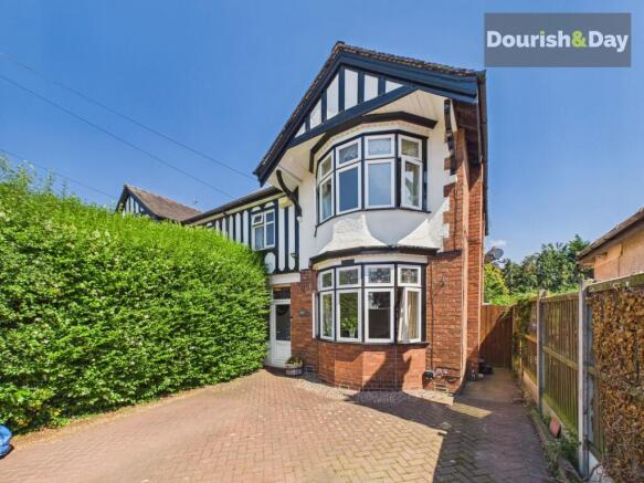 3 bed property, in Wolverhampton Road, £325,000