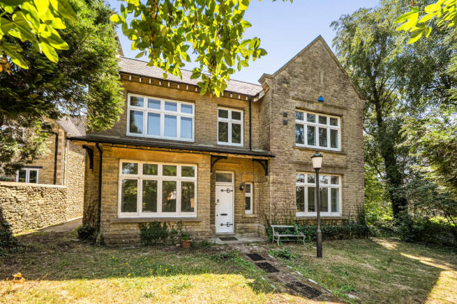 4 bed property, in The Green, £1,000,000