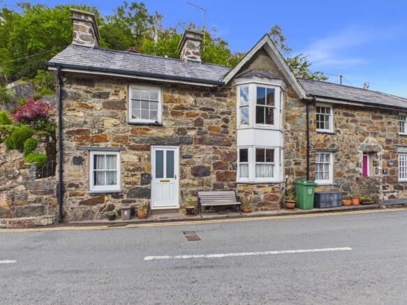 3 bed property, in Tan Y Mur, £165,000