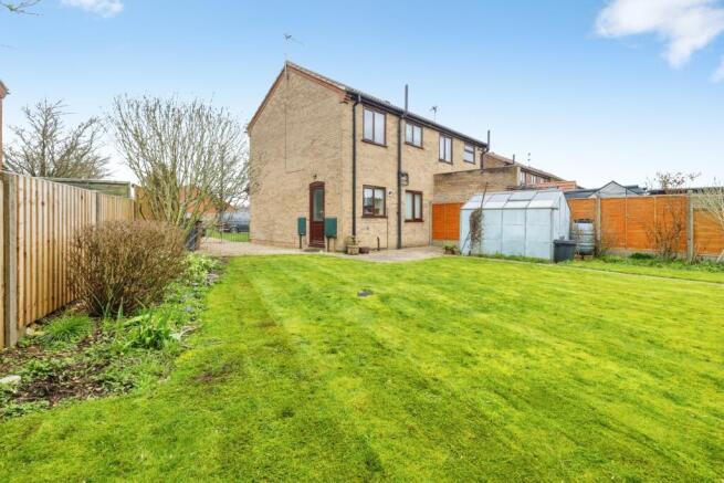 2 bed property, in Oakdene Avenue, £175,000