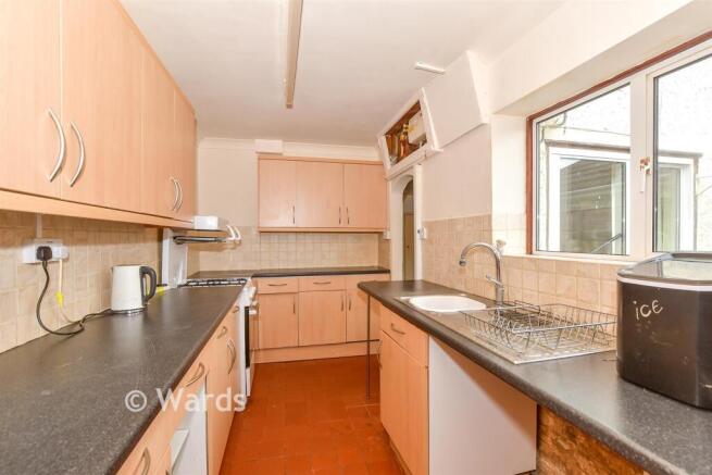 3 bed property, in Stanley Avenue, £180,000