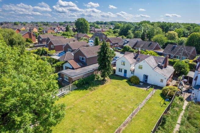 5 bed property, in Gorse Lane, £460,000