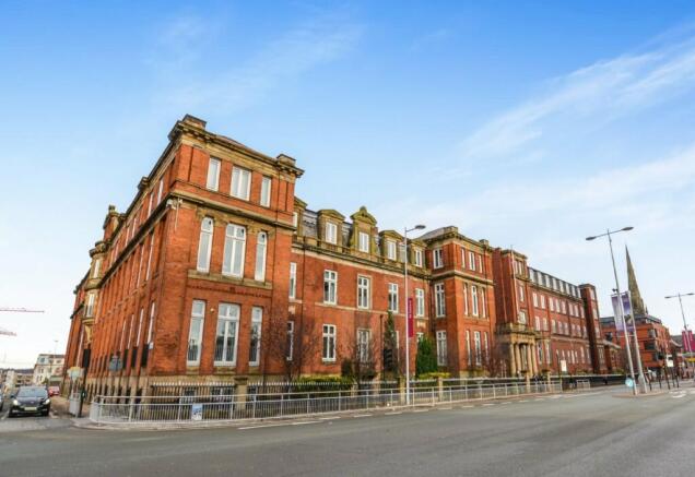 2 bed property, in The Royal, £120,000