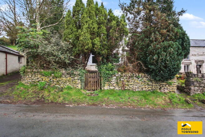 3 bed property, in Causeway End, £210,000