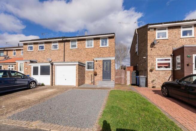 3 bed property, in Bunces Close, £475,000
