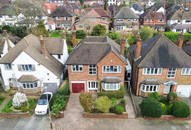 4 bed property, in Shirley Avenue, £565,000