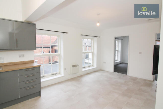 2 bed property, in Mercer Row, £96,000