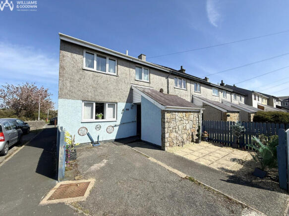 3 bed property, in Bryn Hwfa, £155,000