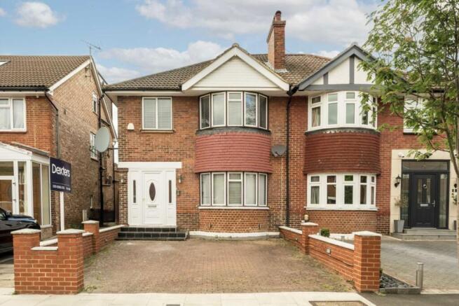 4 bed property, in Vyner Road, £1,100,000