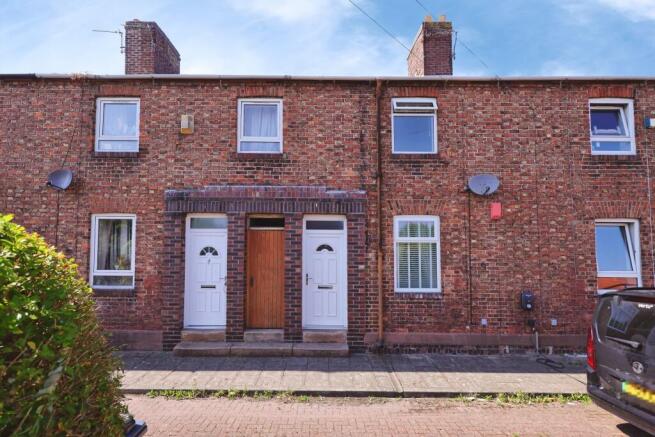2 bed property, in Trinity Buildings, £80,000