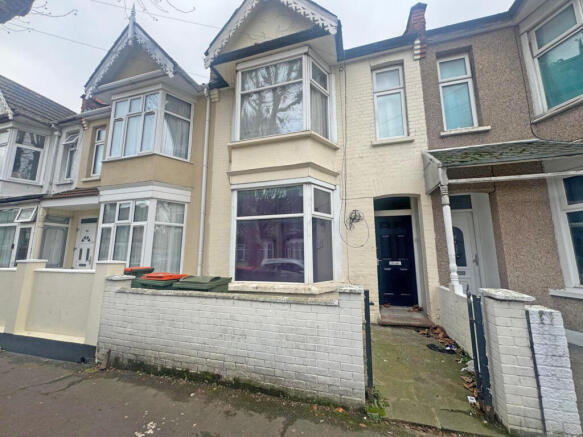 4 bed property, in Caledon Road, £495,000