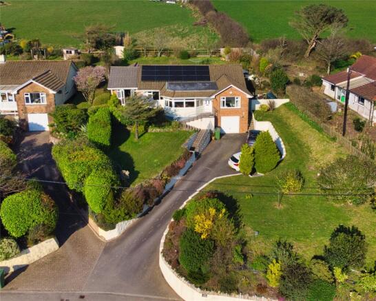 4 bed property, in Lincombe, £725,000