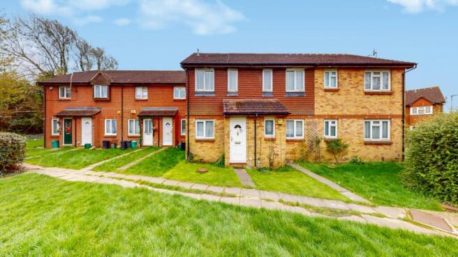 2 bed property, in Rabournmead Drive, £439,950