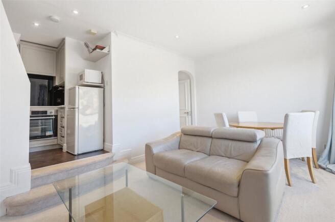 2 bed property, in Harrington Gardens, £725,000