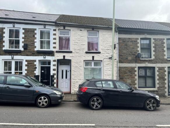 3 bed property, in 156 North Road, £70,000