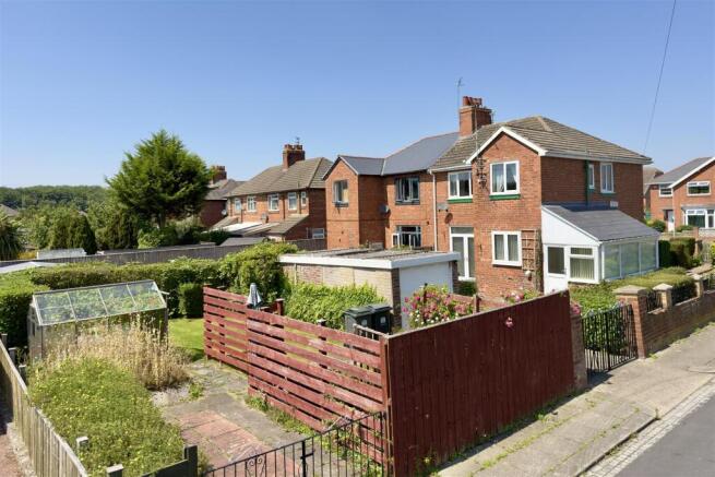 3 bed property, in Parkside, £175,000