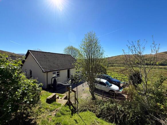 2 bed property, in Hawthorn, £190,000