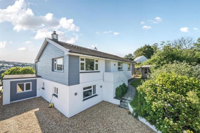 6 bed property, in Bohelland Rise, £550,000