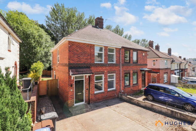2 bed property, in Hallowmoor Road, £230,000