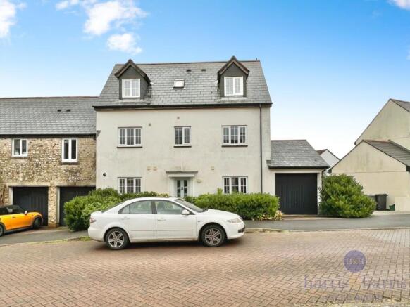 4 bed property, in Flax Meadow Lane, £375,000