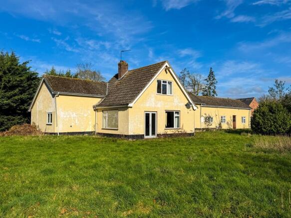 4 bed property, in Rockland Road, £375,000