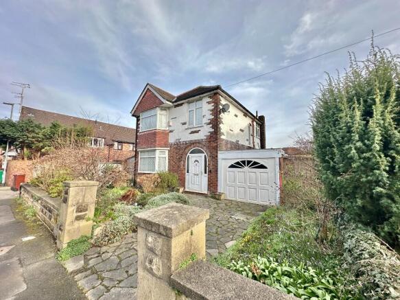 3 bed property, in Alderfield Road, £685,000