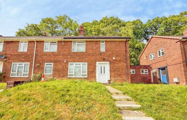 1 bed property, in Fritham Road, £80,000