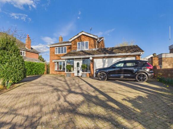 3 bed property, in London Road, £599,000