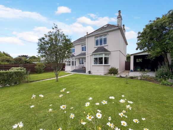 4 bed property, in Carbis Bay, £815,000