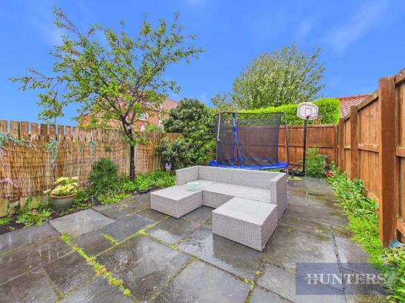 2 bed property, in Stockshill, £170,000