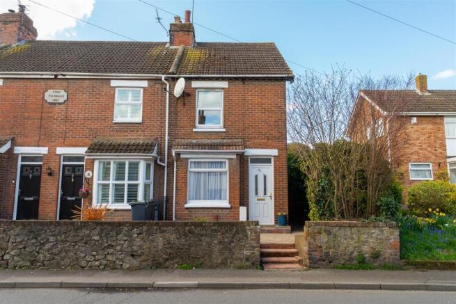 2 bed property, in Holborough Road, £275,000