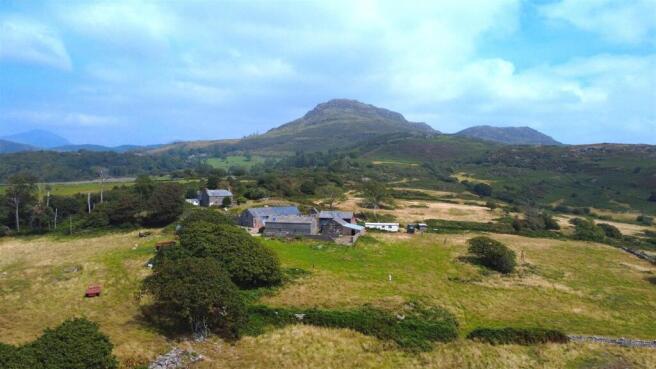 7 bed property, in Morfa Bychan, £725,000